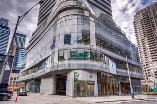 223-15 Wellesley St W, Toronto, ON, M4Y0G7 | Card Image