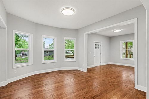 5615 Knox St, Merriam, KS, 66203-2440 | Card Image