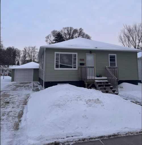 1625 9th Ave S, Fargo, ND, 58103-2517 | Card Image