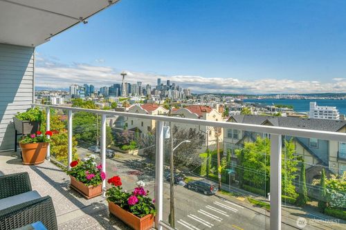 apt-401-500 W Olympic Pl, Seattle, WA, 98119-3651 | Card Image