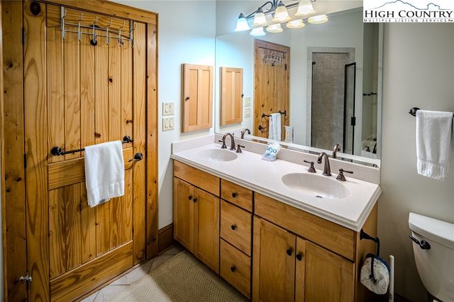 En-suite bath | Image 18