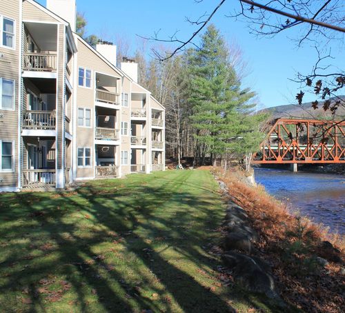 104-20 Crossing Drive, Woodstock, NH, 03262 | Card Image