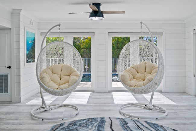 Florida Room | Image 12