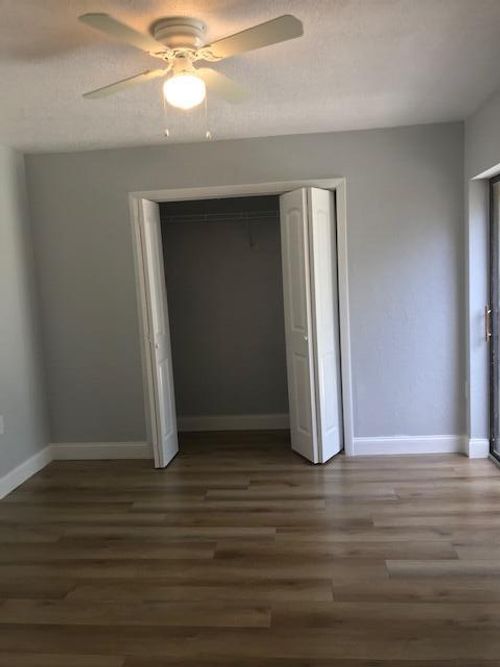 6905-6905 69th Way, West Palm Beach, FL, 33407-6748 | Card Image