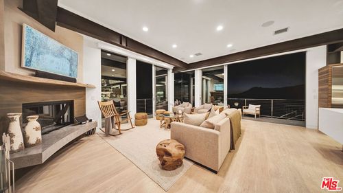 2915 Tuna Canyon Rd, Topanga, CA, 90290 | Card Image