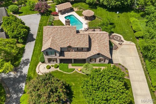 9 Calypso Ct, Belleville, IL, 62221-4394 | Card Image