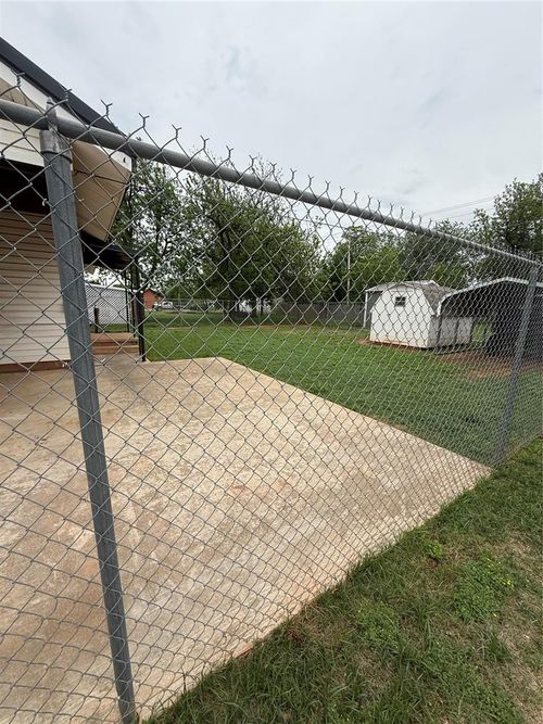 916 E A St, Altus, OK, 73521-2820 | Card Image