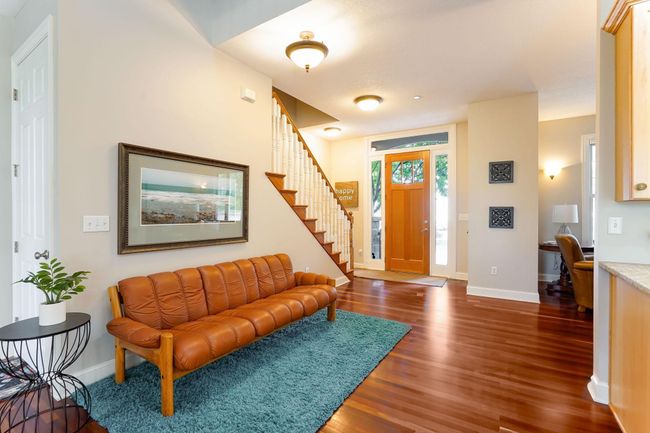 448 3 Rd St, Townhouse with 2 bedrooms, 3 bathrooms and null parking in Excelsior MN | Image 4