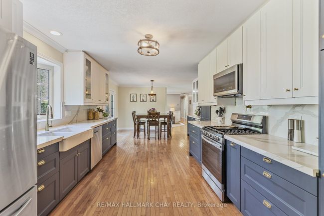8 Penny Lane, House other with 3 bedrooms, 2 bathrooms and 6 parking in Wasaga Beach ON | Image 12
