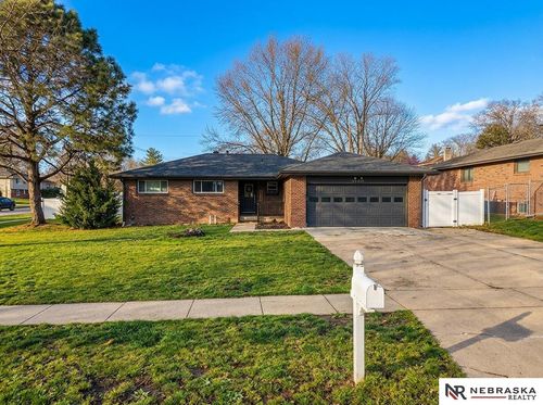 3300 Cooper Avenue, Lincoln, NE, 68506 | Card Image