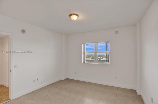 APT-2503 - 15051 Royal Oaks Ln, Condo with 3 bedrooms, 3 bathrooms and null parking in North Miami FL | Image 17
