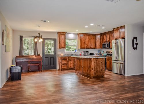 420557 E 1918 Road, Antlers, OK, 74523 | Card Image