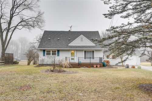 20044 Mayfield St, Livonia, MI, 48152-1303 | Card Image