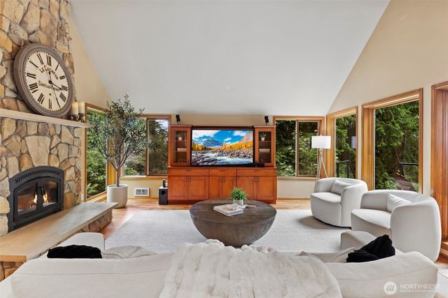 18608 Se 58 Th St, House other with 4 bedrooms, 4 bathrooms and 4 parking in Issaquah WA | Image 7