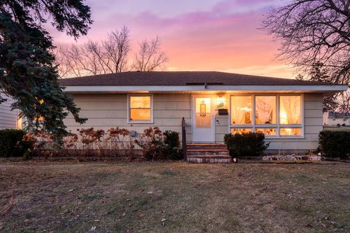 902 7th Ave E, Shakopee, MN, 55379-2603 | Card Image