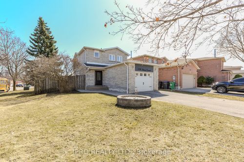 5136 Palomar Cres, Mississauga, ON, L5R2X4 | Card Image