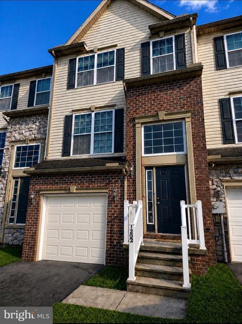 1202 Knob Run, YORK, PA, 17408-6363 | Card Image