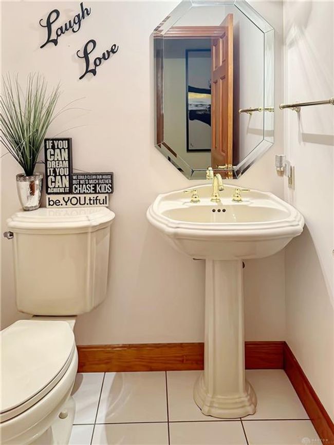 Guest Restroom | Image 15