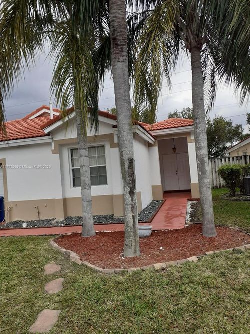 32 Gables Blvd, Weston, FL, 33326-2592 | Card Image