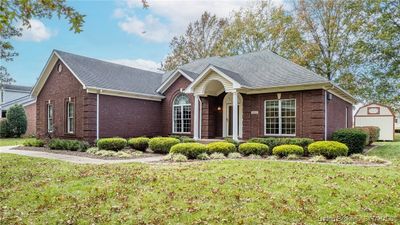 2423 Ashwood Court, Home with 3 bedrooms, 3 bathrooms and null parking in Jeffersonville IN | Image 1