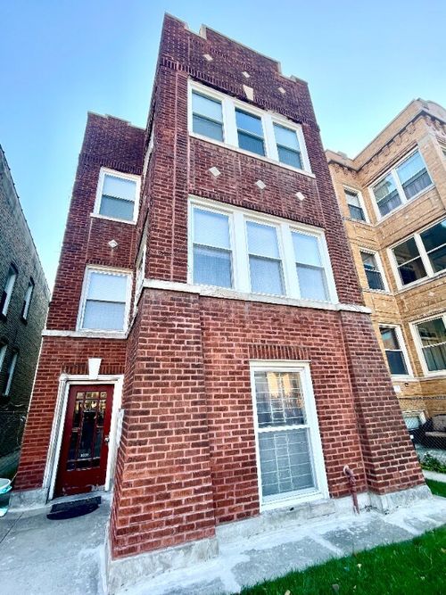 g-3237 W Thomas St, Chicago, IL, 60651-4097 | Card Image