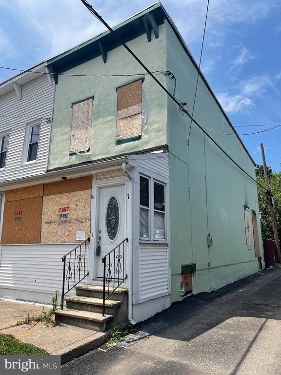 Samuel St, Trenton, NJ 08610