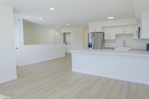 510 Layne Dr, West Burlington, IA, 52655-1086 | Card Image