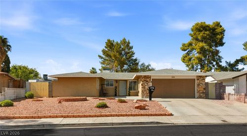 3948 Oakhill Ave, Las Vegas, NV, 89121-6236 | Card Image