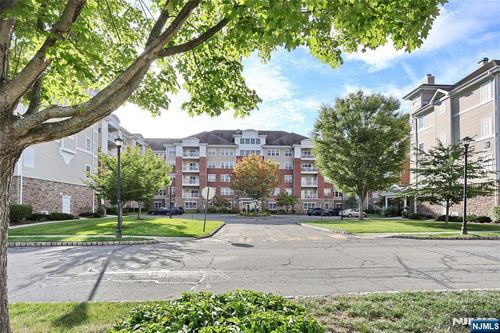 8415 Warrens Way, Wanaque, NJ, 07465-1612 | Card Image