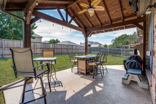 305 Ravenna Rd, Lake Dallas, TX, 75065-2389 | Card Image