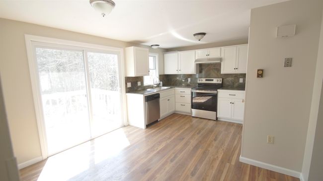 APT-3 - 2 Wells Village Cir, Home with 2 bedrooms, 1 bathrooms and null parking in Sandown NH | Image 6