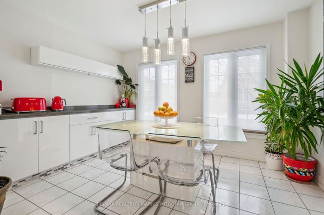 8 Louana Cres, Condo with 4 bedrooms, 4 bathrooms and 2 parking in Vaughan ON | Image 11