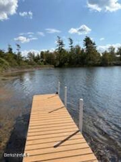 286 Lee Rd, Lenox, MA, 01240-2716 | Card Image