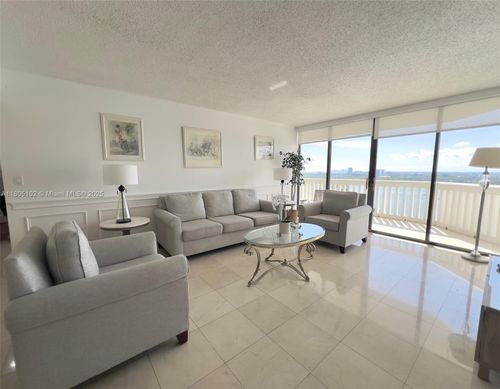 apt-2412-1000 W Island Blvd, Aventura, FL, 33160-4974 | Card Image
