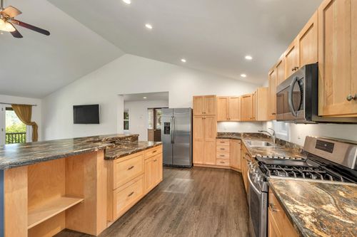 52 Odonnell Dr, Fairlee, VT, 05045-9330 | Card Image