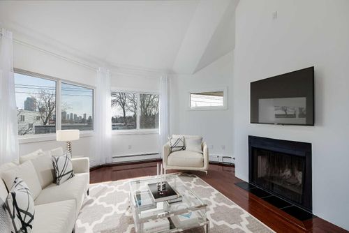 302-2214 14a Street Sw, Calgary, AB, T2T3W8 | Card Image