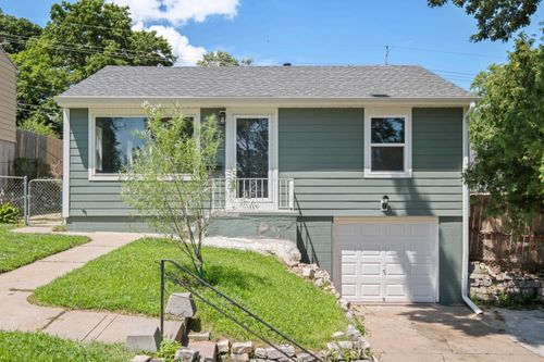 7764 Park Dr, Ralston, NE, 68127-3829 | Card Image