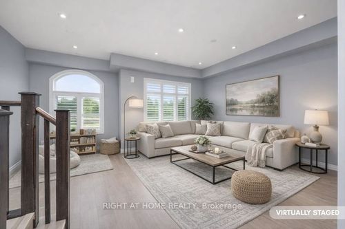 91 Borers Creek Cir, Waterdown, ON, L8B1W3 | Card Image