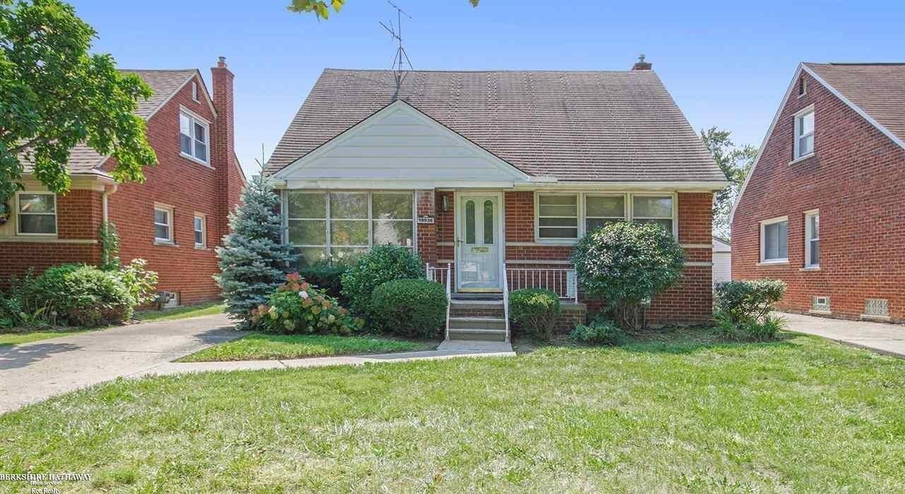 Country Club Dr, Harper Woods, MI 48225