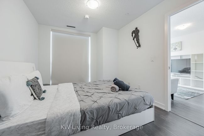 805 - 8 Trent Ave, Condo with 2 bedrooms, 1 bathrooms and 1 parking in Toronto ON | Image 21