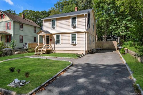 49 Tower St, Huntington Station, NY, 11746-1234 | Card Image