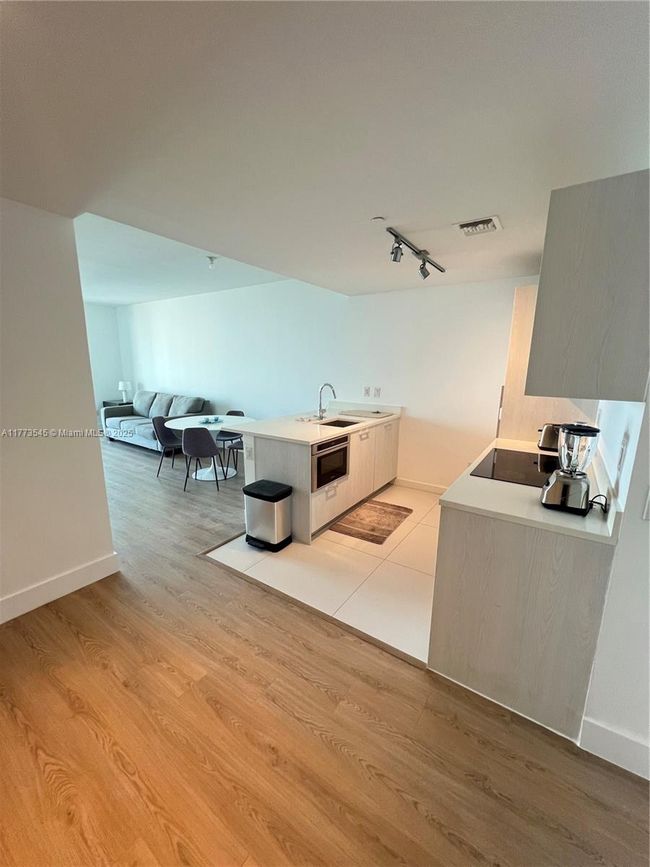 UNIT-1202 - 501 Ne 31 St St, Condo with 1 bedrooms, 2 bathrooms and null parking in Miami FL | Image 6