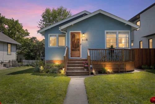 609 9 Ave Ne, Calgary, AB, T2E0W4 | Card Image