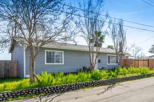 2616 Selma, Sacramento, CA, 95815 | Card Image