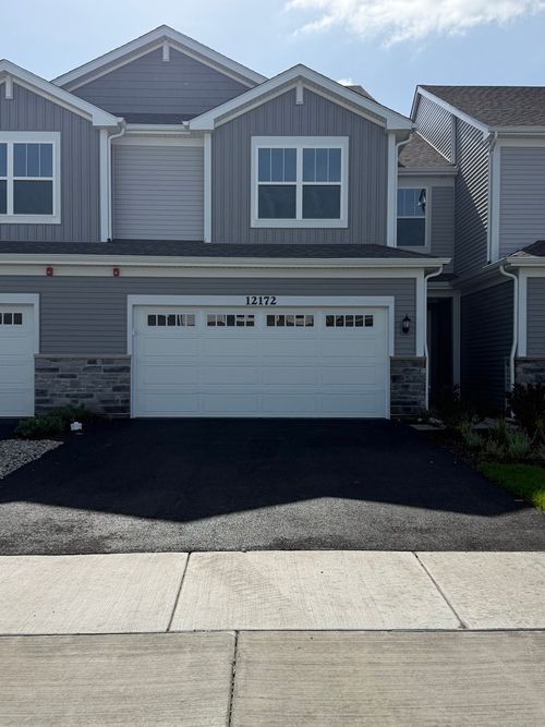 12172 Dodwell St, Huntley, IL, 60142-0207 | Card Image