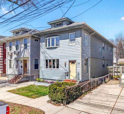 121-29 8th Ave, College Point, NY, 11356-1156 | Card Image