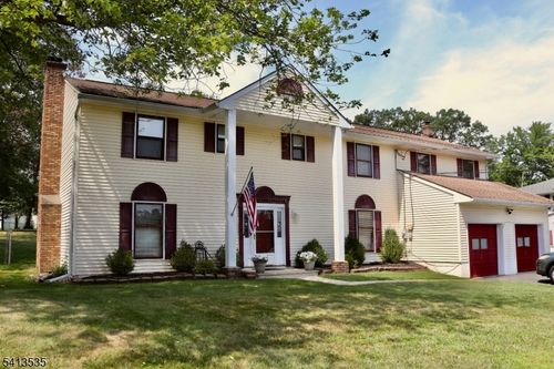 6 Pleasant Hill Rd, Roxbury Twp, NJ, 07836-9184 | Card Image