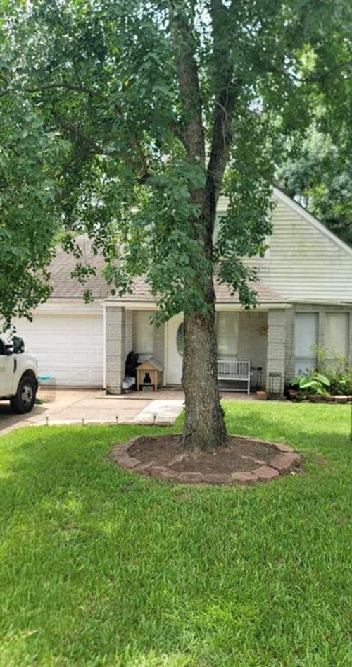 2554 River Rdg, Conroe, TX, 77385-8545 | Card Image