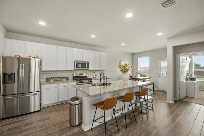 32703 Dew Crest St, House other with 5 bedrooms, 3 bathrooms and 2 parking in Fulshear TX | Image 5