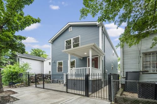208 N 1st St, Paterson, NJ, 07522-1806 | Card Image